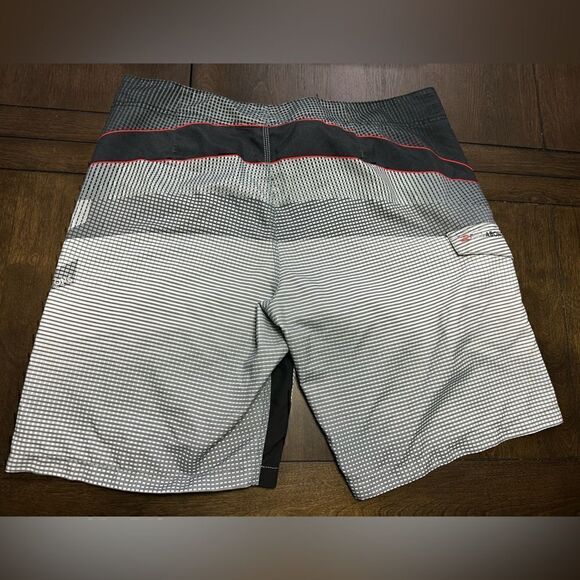 Billabong Originals Mens Size 42 Board Shorts - Picture 3 of 3